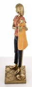 Figurka Kobieta Krawcowa podczas pracy 24CM