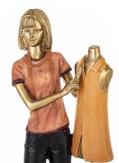 Figurka Kobieta Krawcowa 24CM